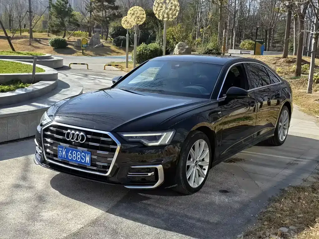 Audi A6L — фото 1
