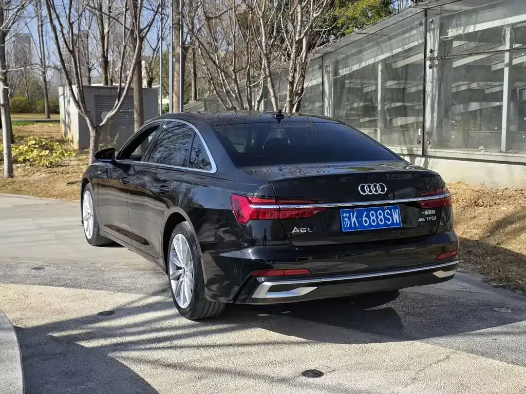 Audi A6L — фото 7