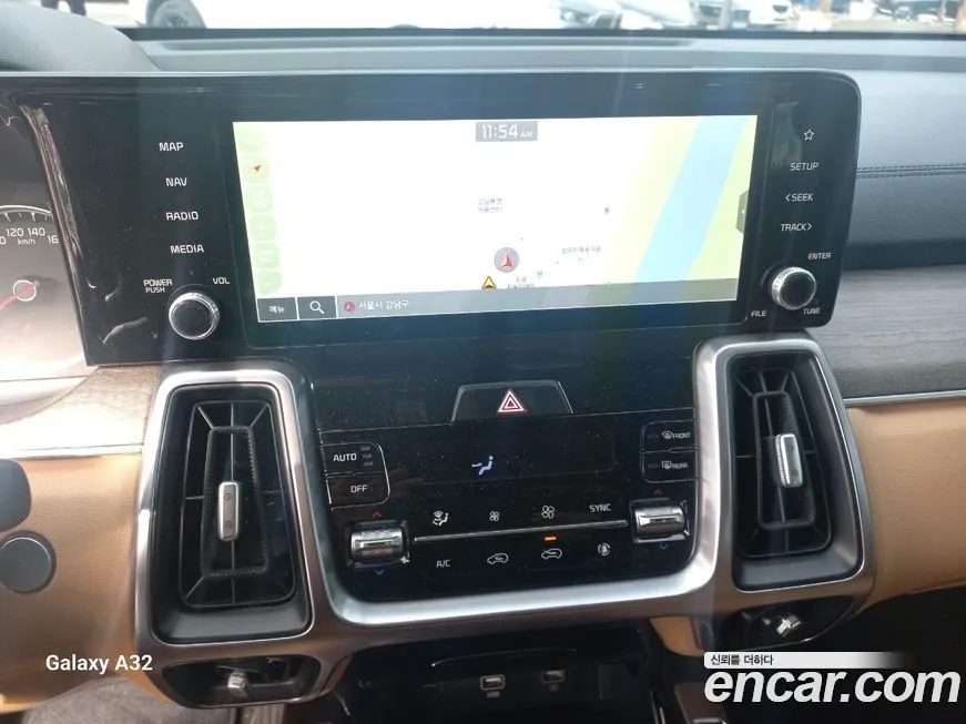 Kia Sorento — фото 9