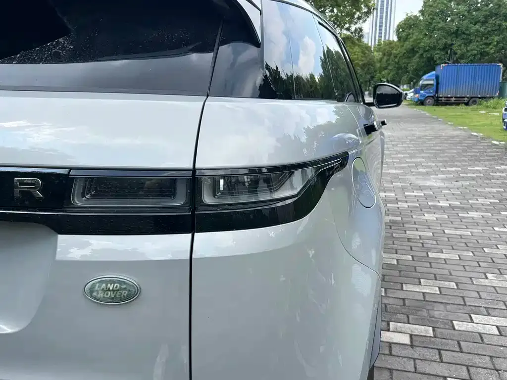 Land Rover Evoque PHEV — фото 9
