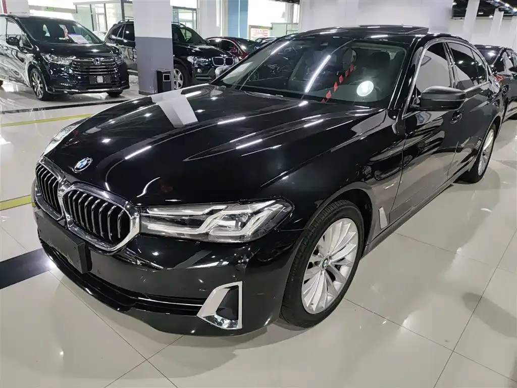 BMW 5 Series — фото 1
