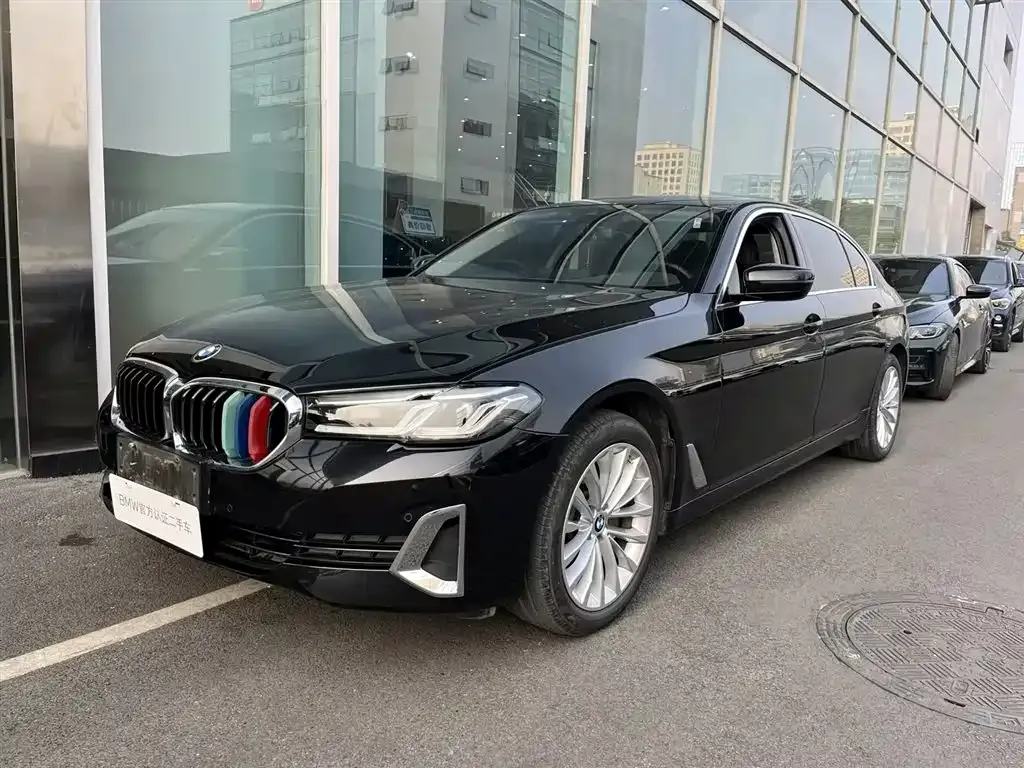 BMW 5 Series — фото 1