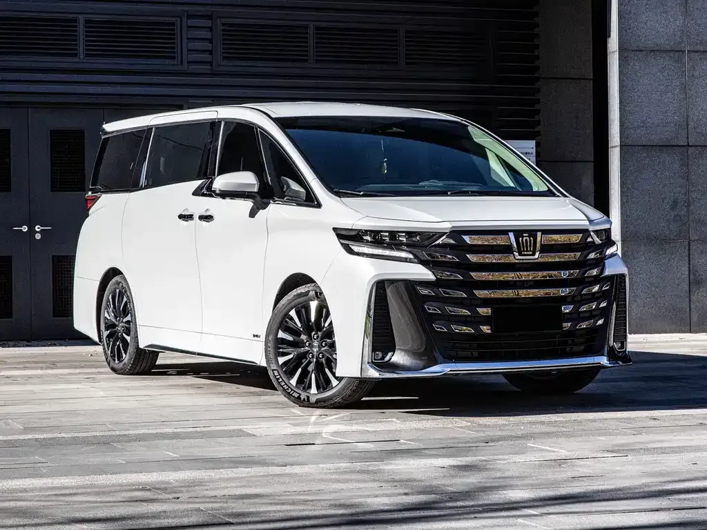 Toyota Vellfire — фото 1