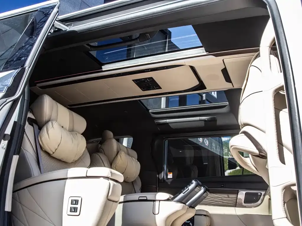 Toyota Vellfire — фото 10