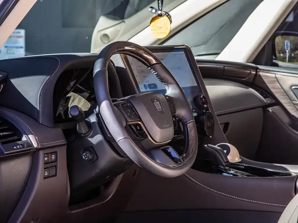 Toyota Vellfire — фото 5