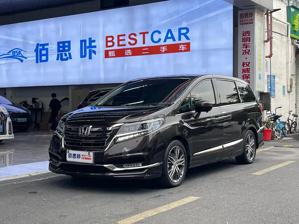 Honda Elysion — фото 1