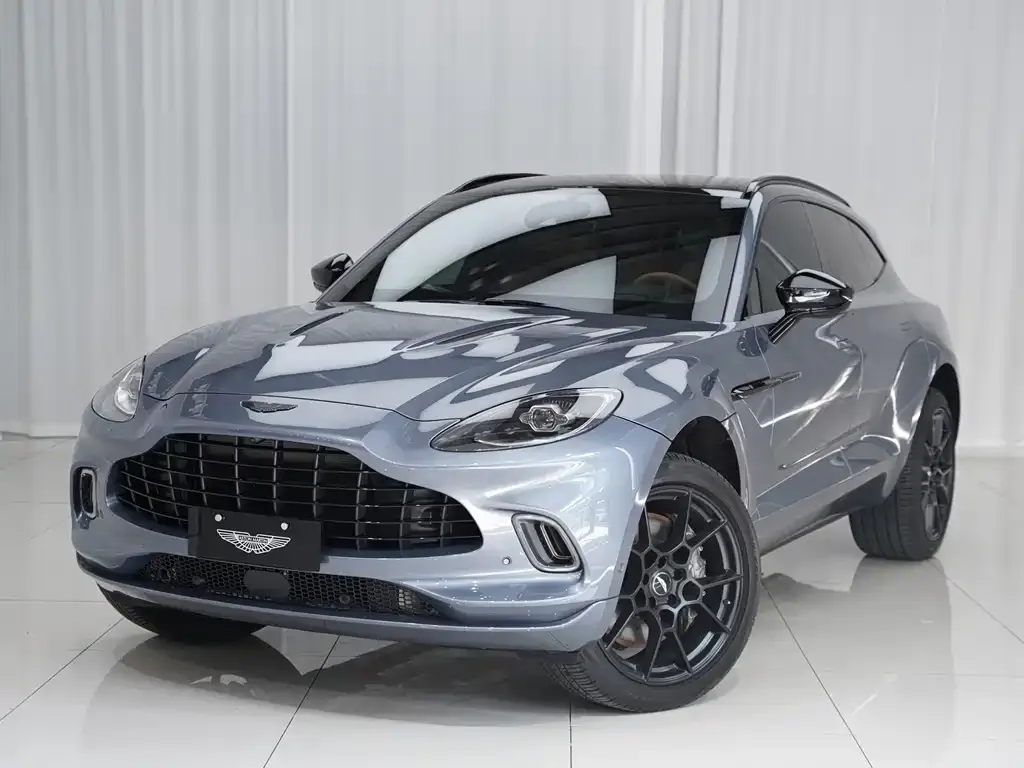 Aston Martin DBX — фото 1