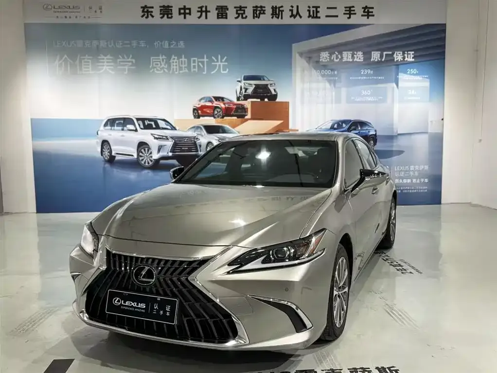 Lexus ES — фото 1
