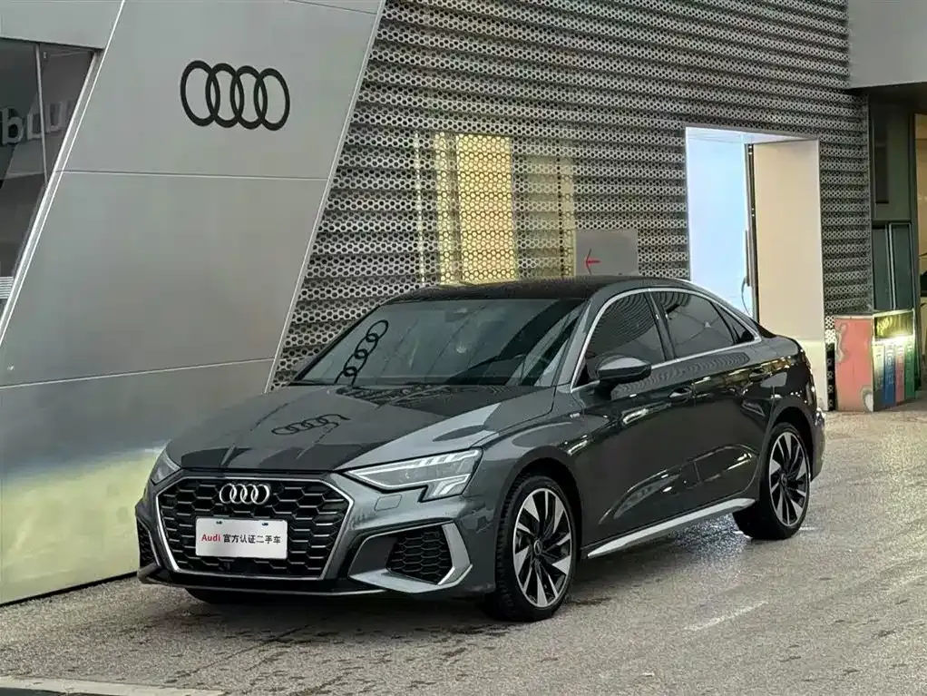 Audi A3 — фото 1