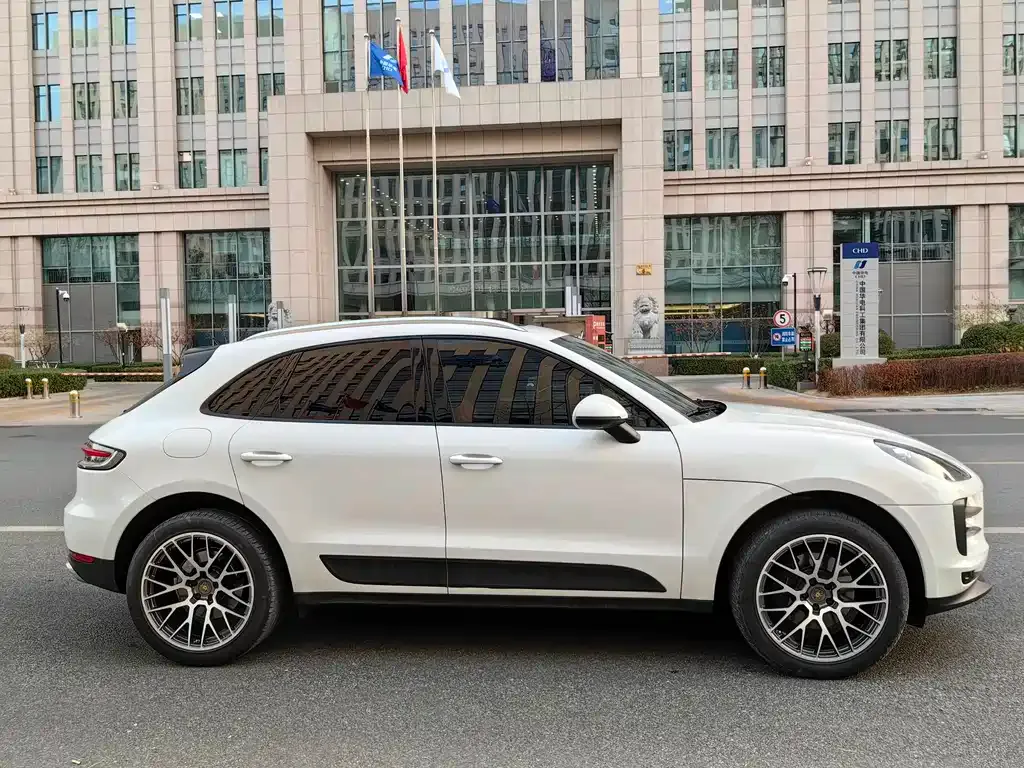 Porsche Macan — фото 8