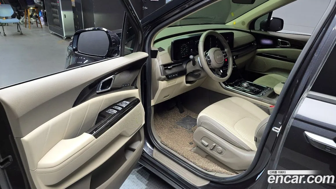 Kia Carnival — фото 10