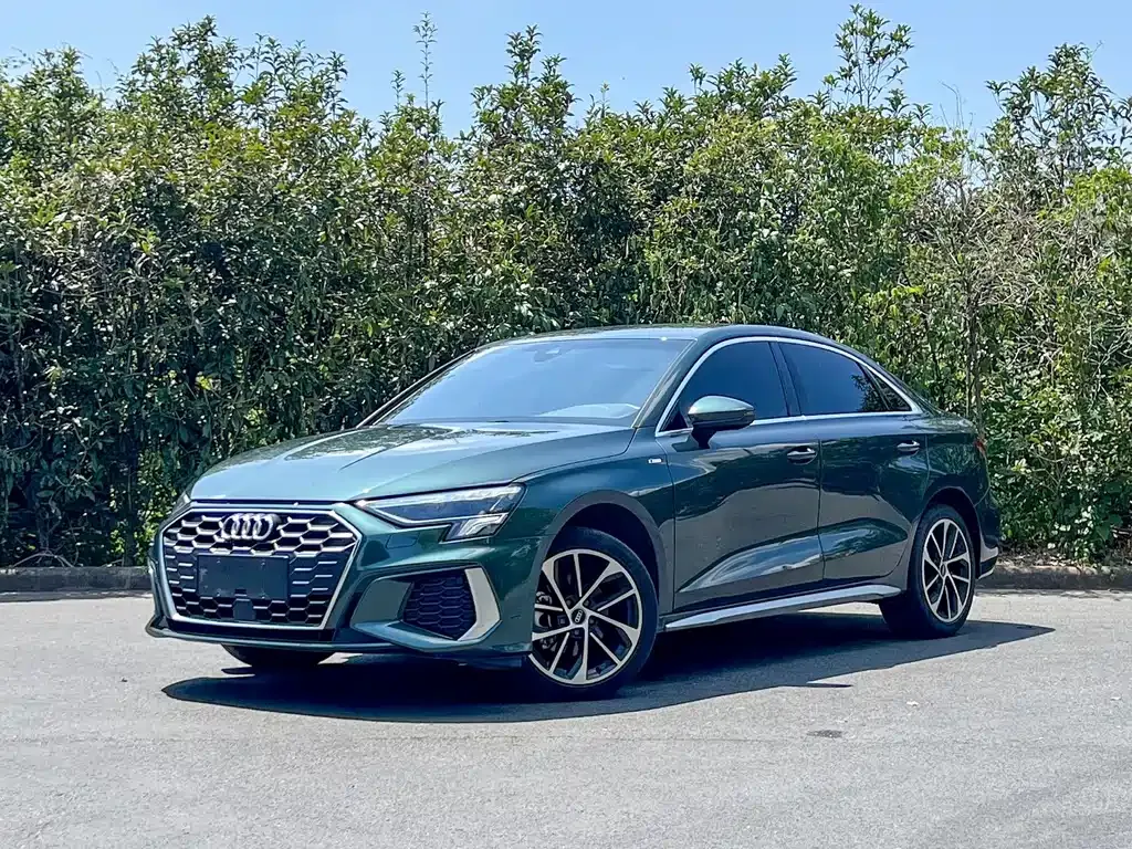 Audi A3 — фото 1