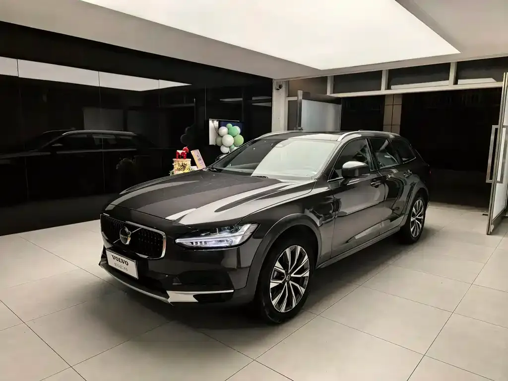 Volvo V90 — фото 1