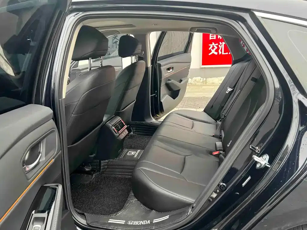Honda Accord — фото 10