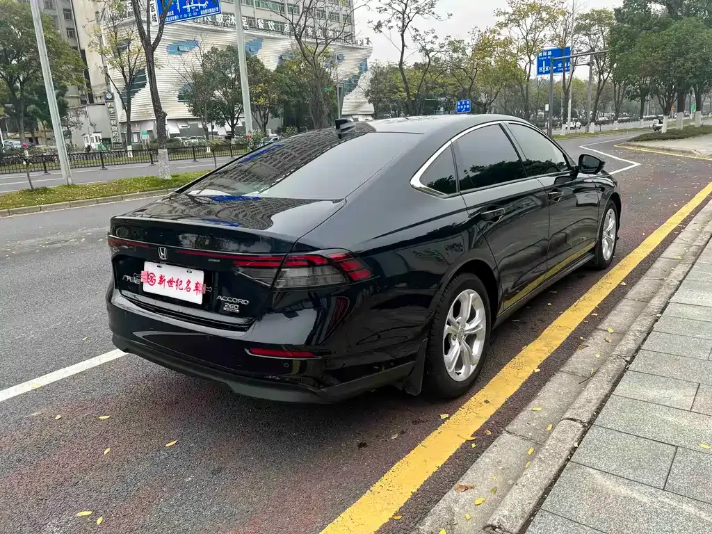 Honda Accord — фото 3