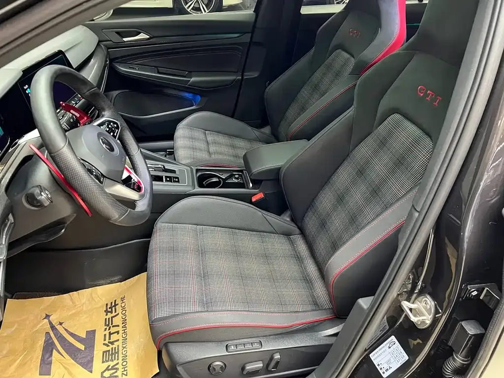 Volkswagen Golf GTI — фото 5