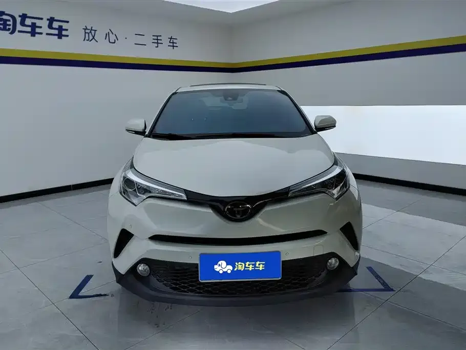 Toyota C-HR — фото 1