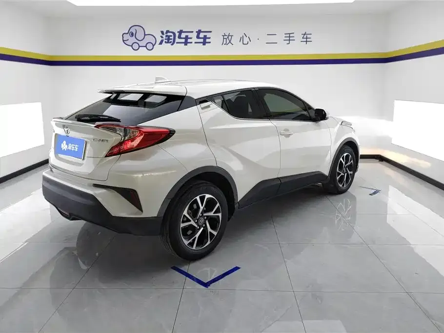 Toyota C-HR — фото 2