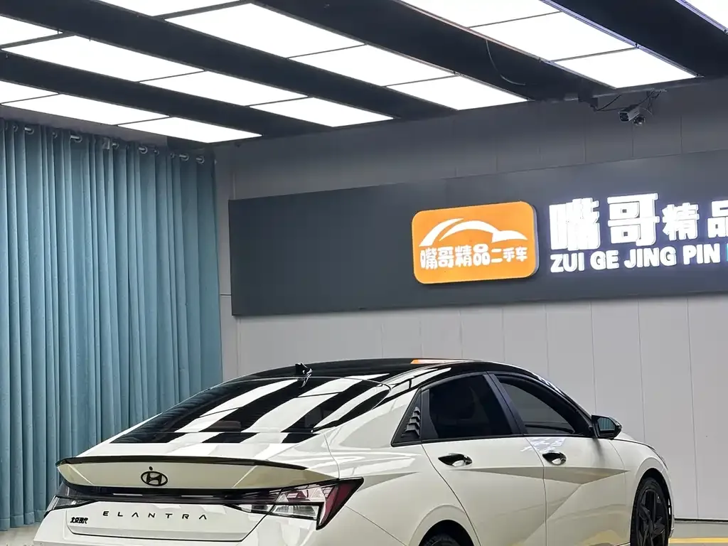 Hyundai Elantra — фото 7
