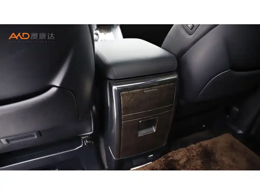Toyota Alphard — фото 10