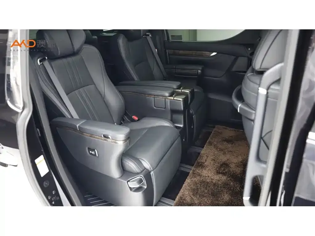 Toyota Alphard — фото 8