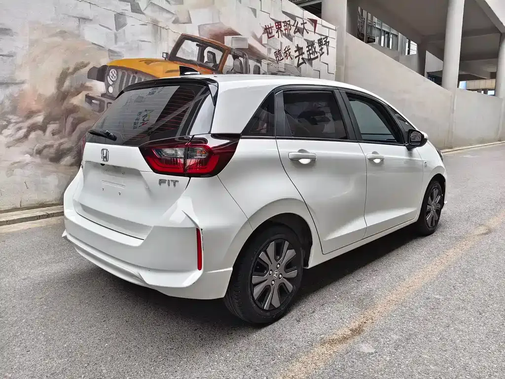 Honda Fit — фото 7