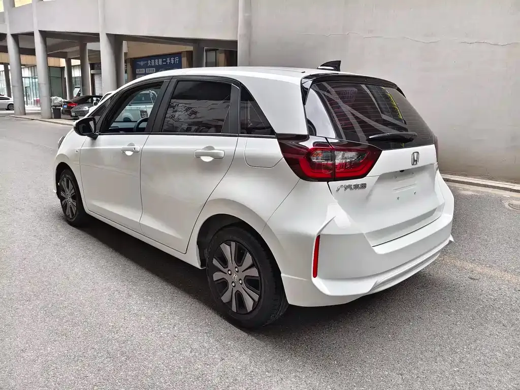 Honda Fit — фото 9