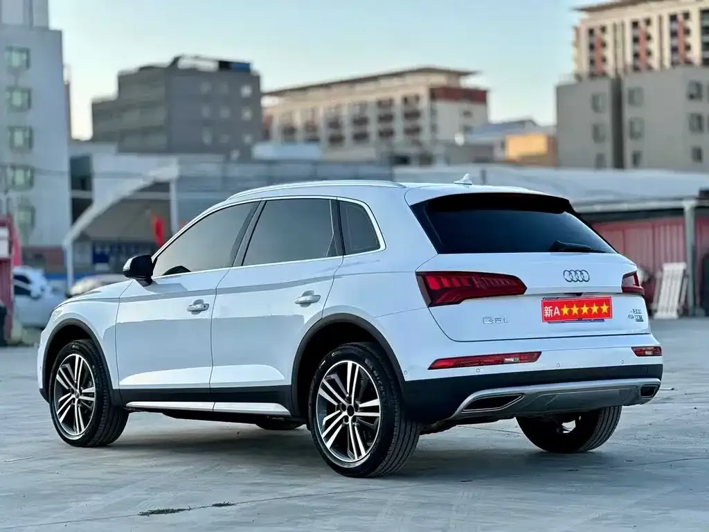 Audi Q5L — фото 7