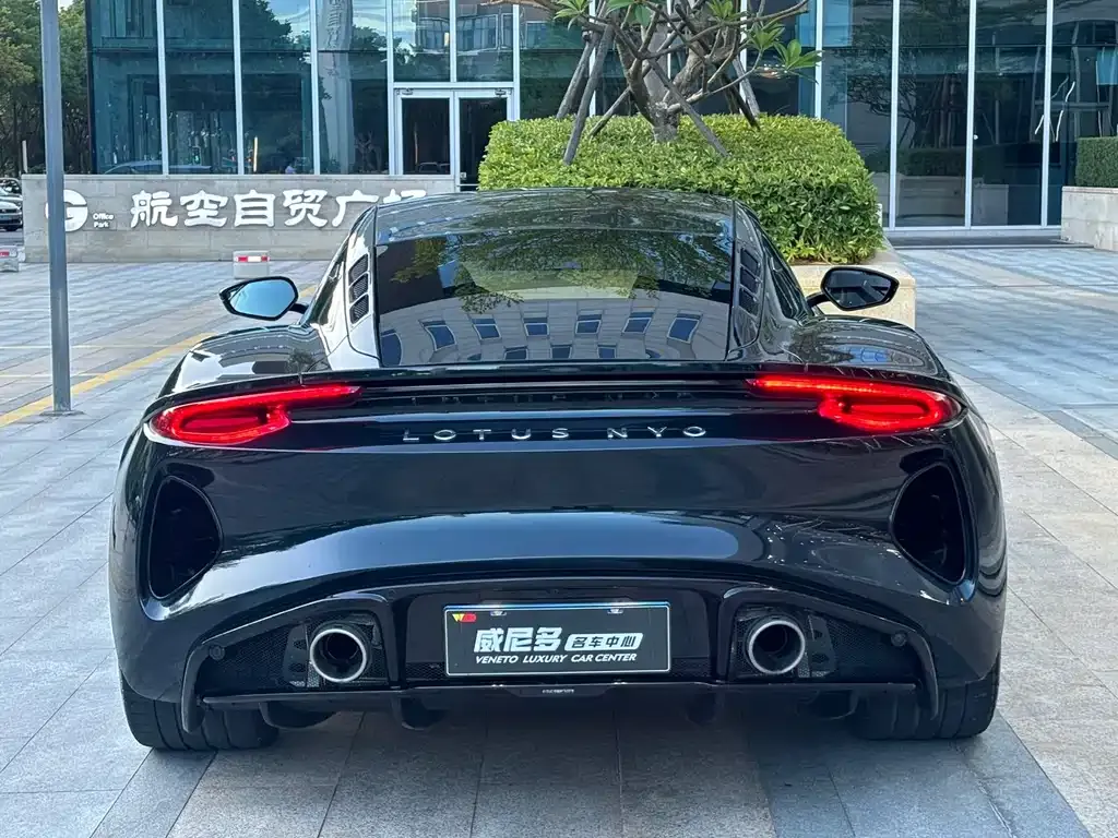 Lotus Emira — фото 10