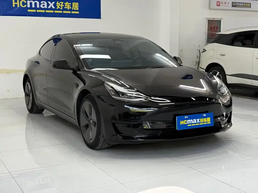 Tesla Model 3 — фото 3
