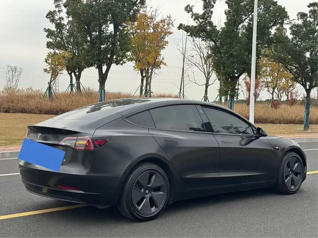 Tesla Model 3 — фото 5