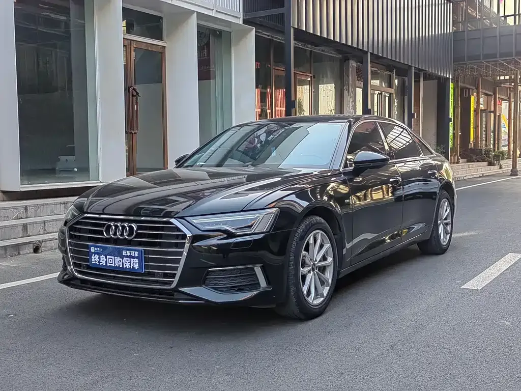 Audi A6L — фото 1