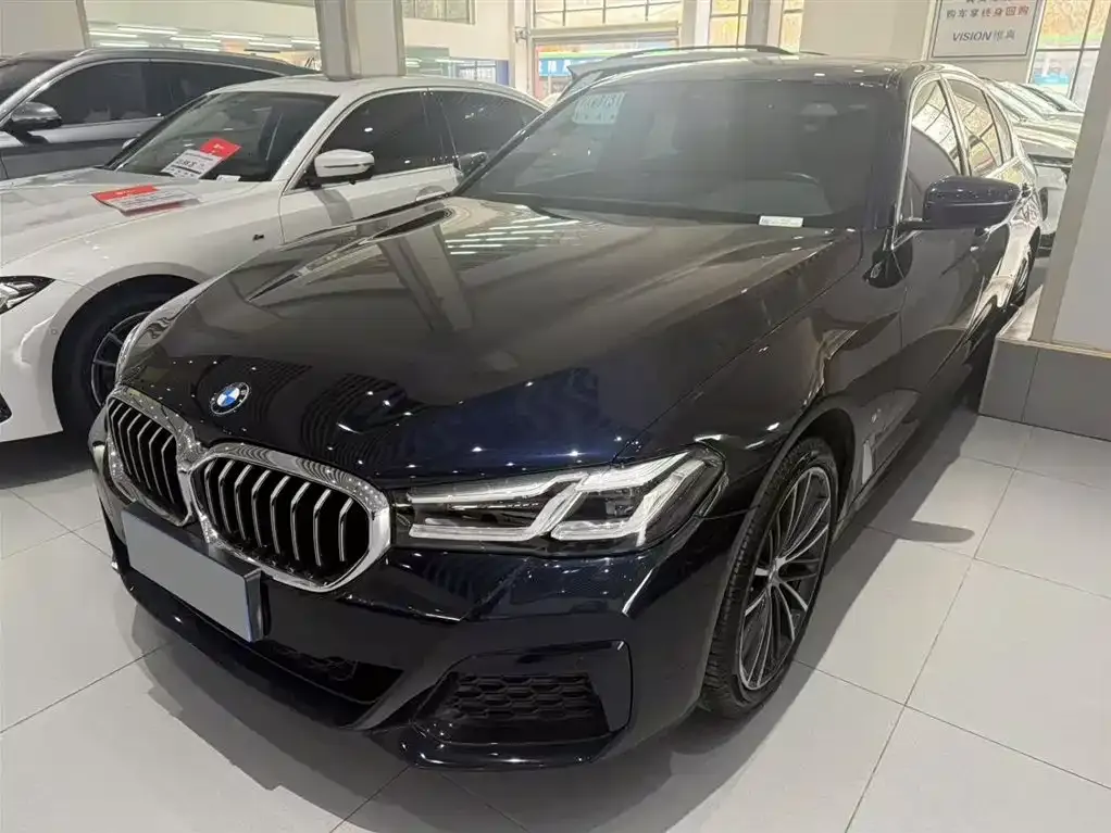 BMW 5 Series — фото 1