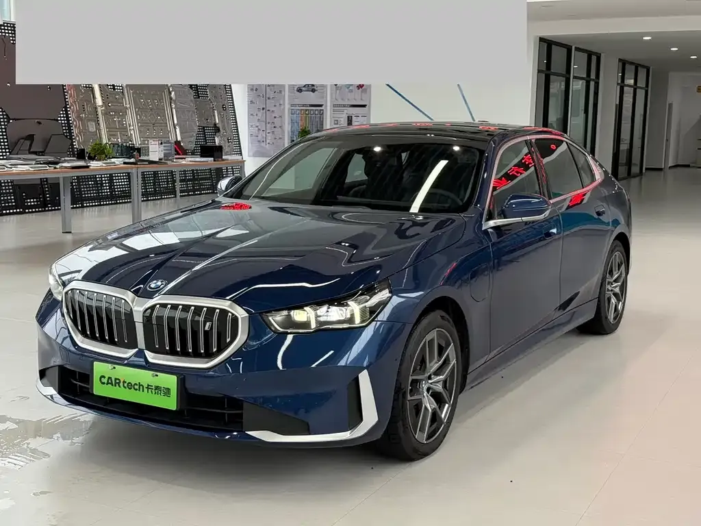 BMW i5 — фото 1
