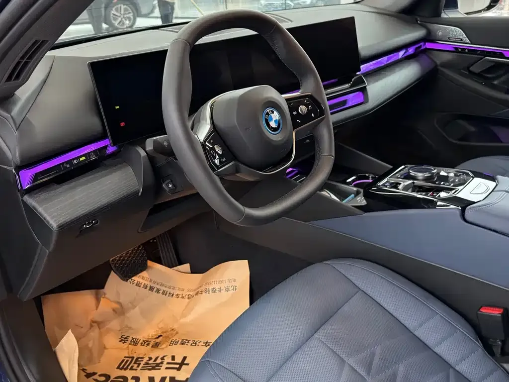 BMW i5 — фото 10