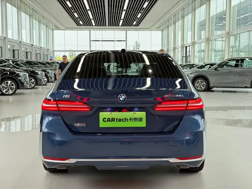 BMW i5 — фото 4