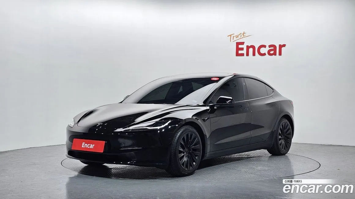 Tesla Model 3 — фото 1