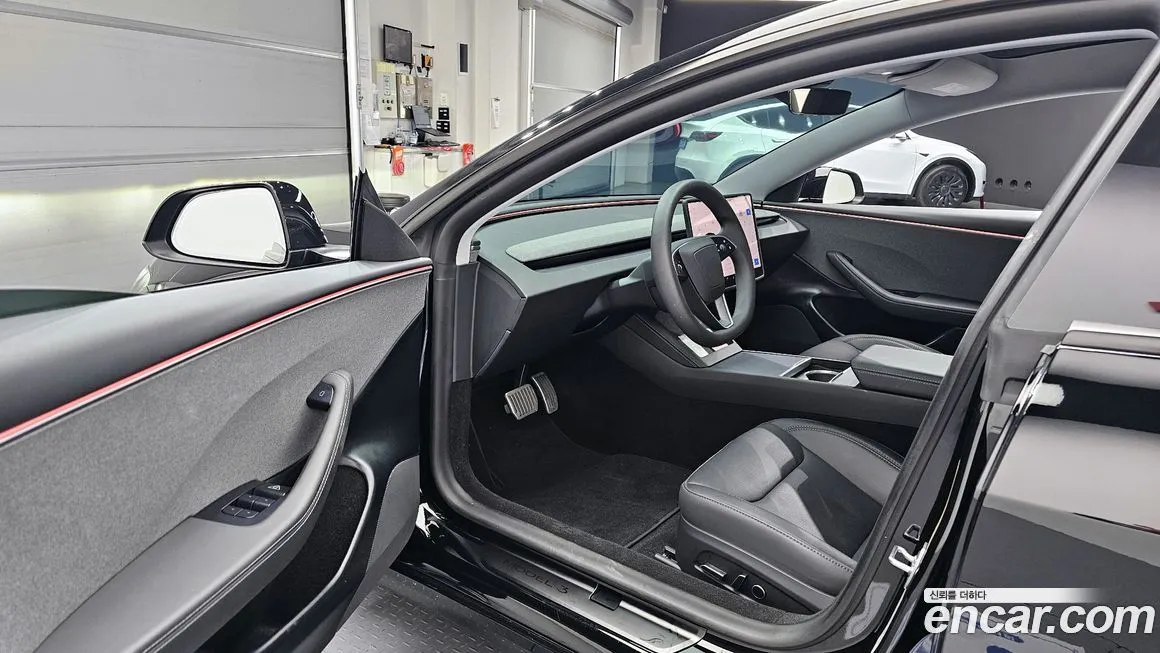 Tesla Model 3 — фото 10