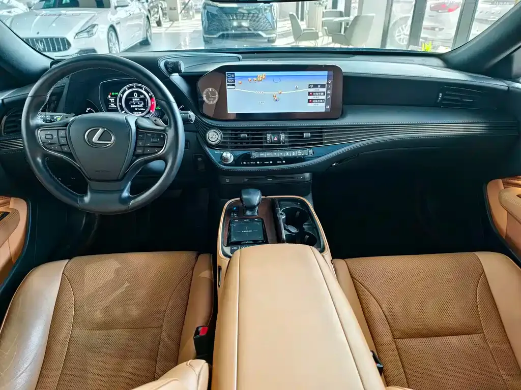 Lexus LS — фото 10