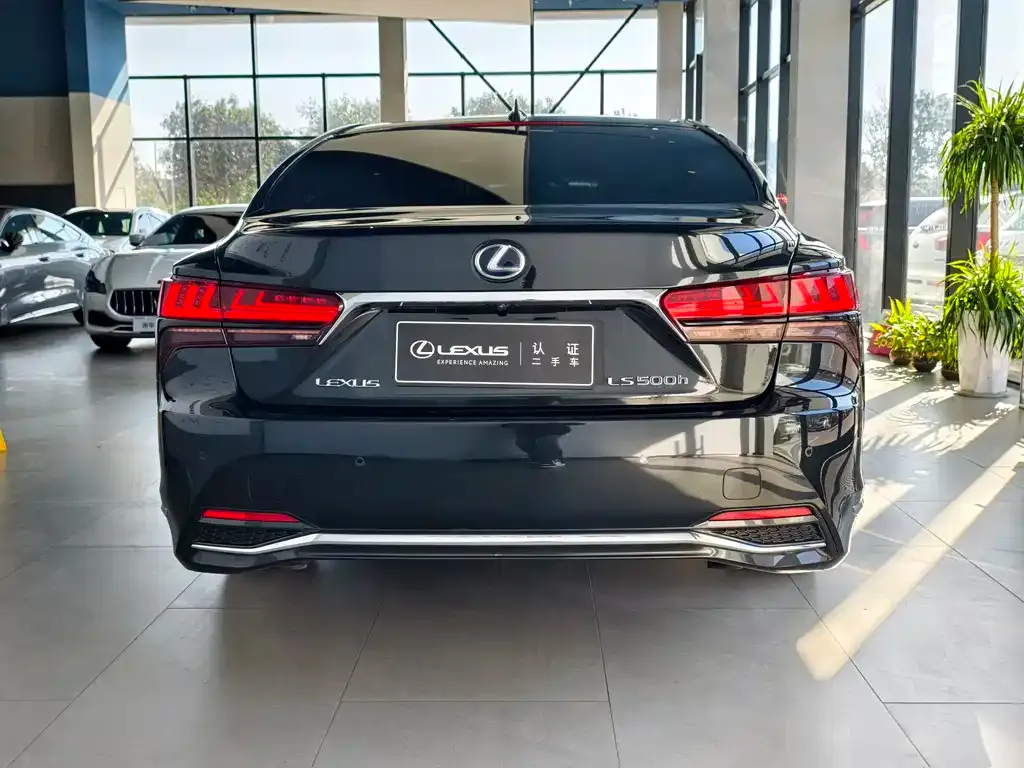 Lexus LS — фото 4