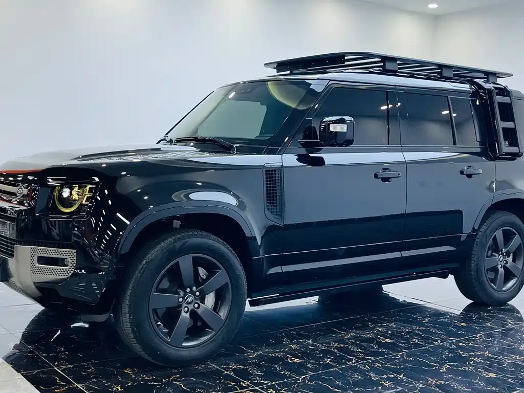 Land Rover Defender — фото 1
