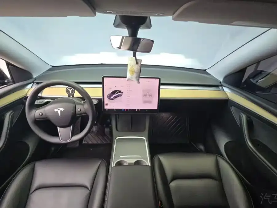 Tesla Model Y — фото 4