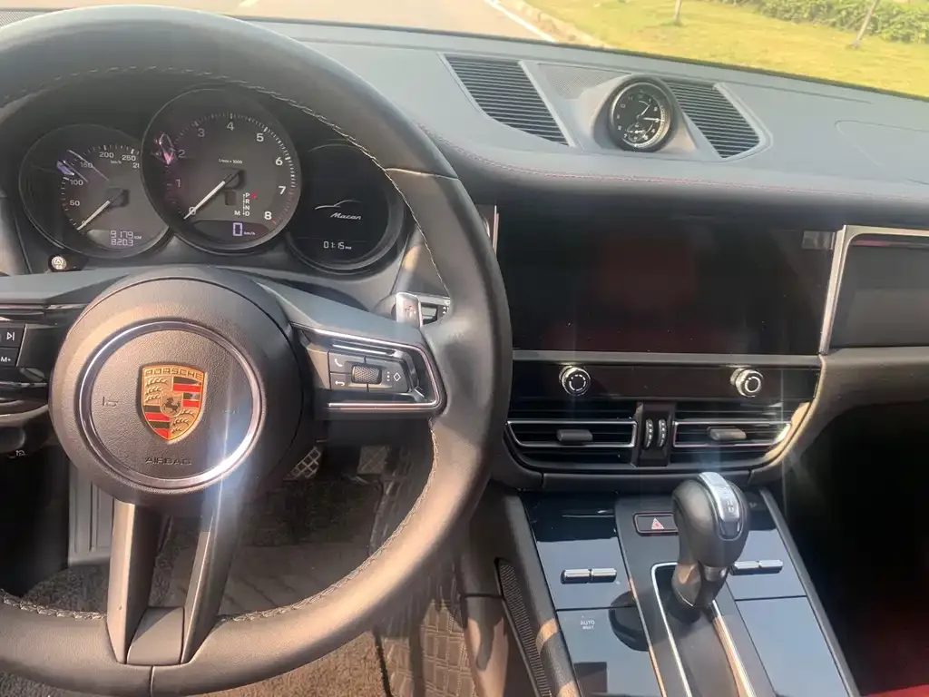Porsche Macan — фото 10