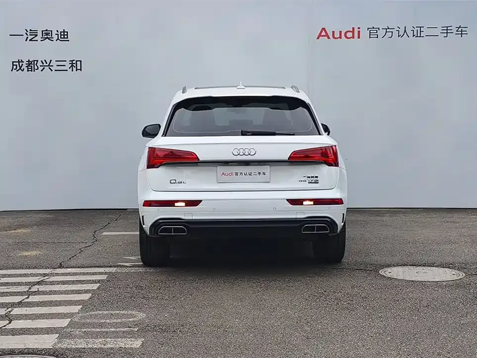 Audi Q5L — фото 5