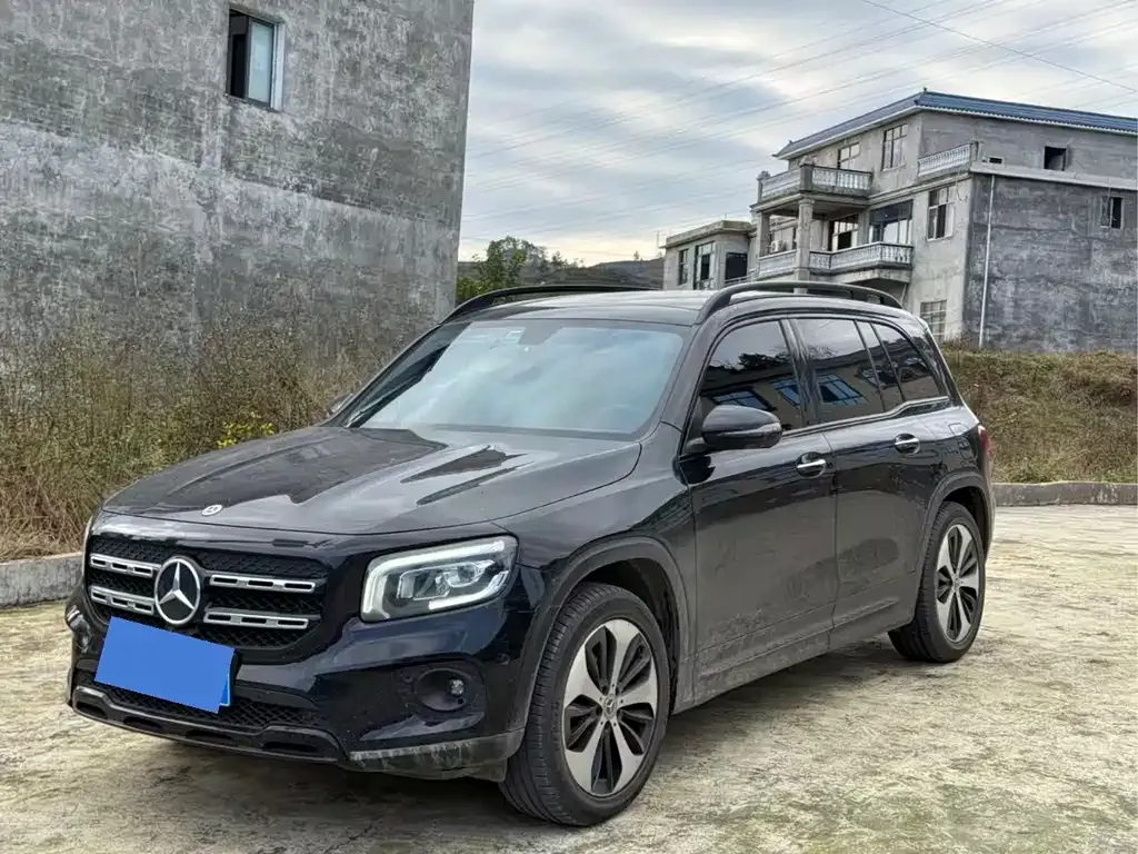 Mercedes-Benz GLB — фото 1