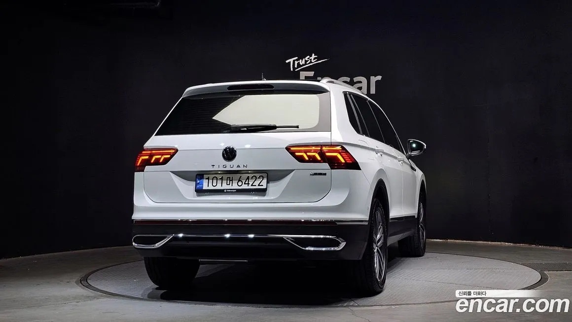 Volkswagen Tiguan — фото 4