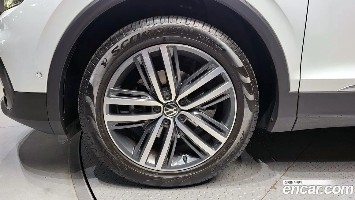 Volkswagen Tiguan — фото 5