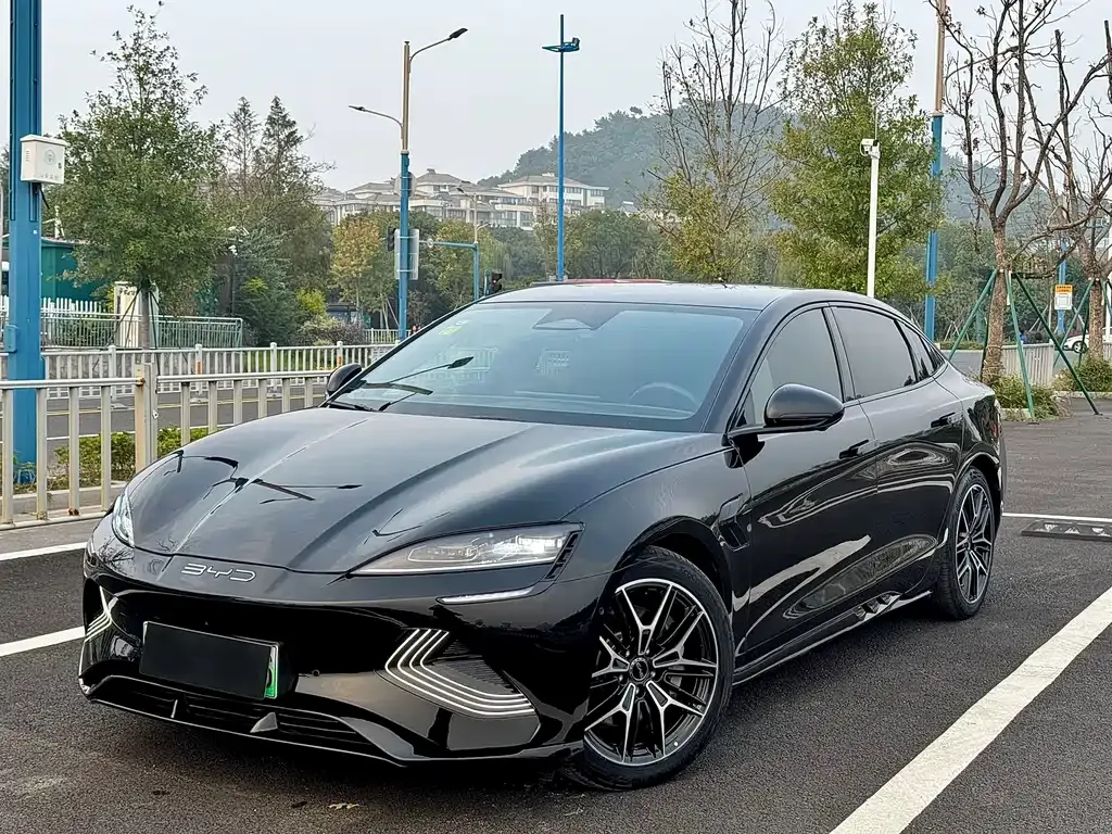 BYD Seal — фото 1