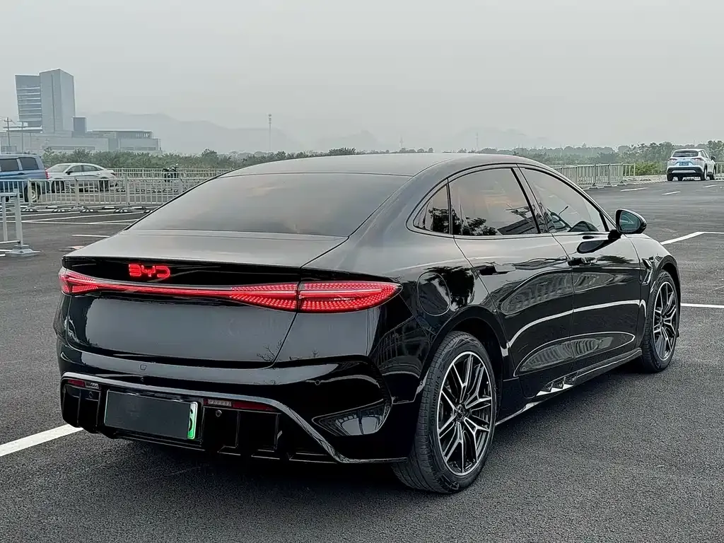 BYD Seal — фото 10