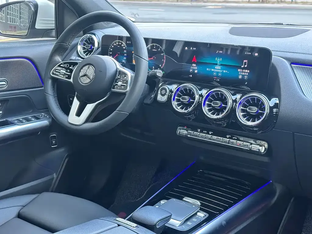 Mercedes-Benz GLA — фото 6